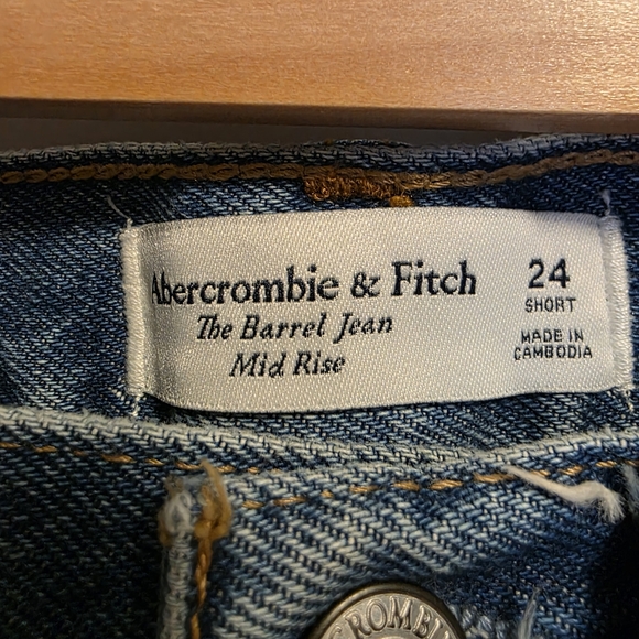 Abercrombie & Fitch NWT The Barrel Jean Sold Out At Store - Picture 2 of 4